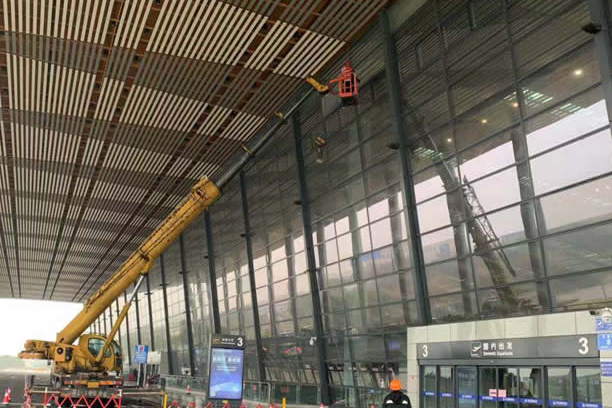 河北玻璃幕墙维护和保养